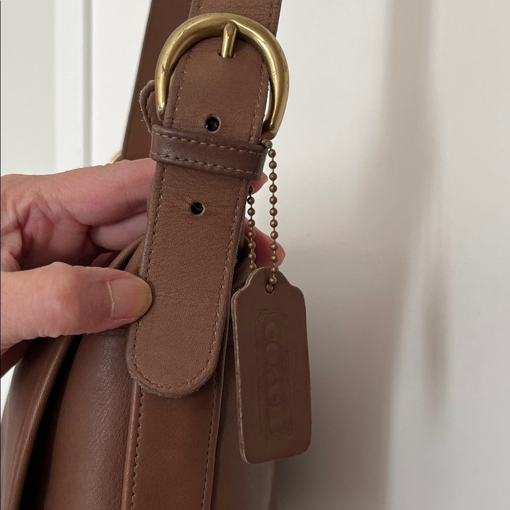 Vintage Coach Brown Leather Crossbody Bag - Picture 2 of 5